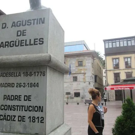 Plaza Reina Maria Cristina * Ribadesella
